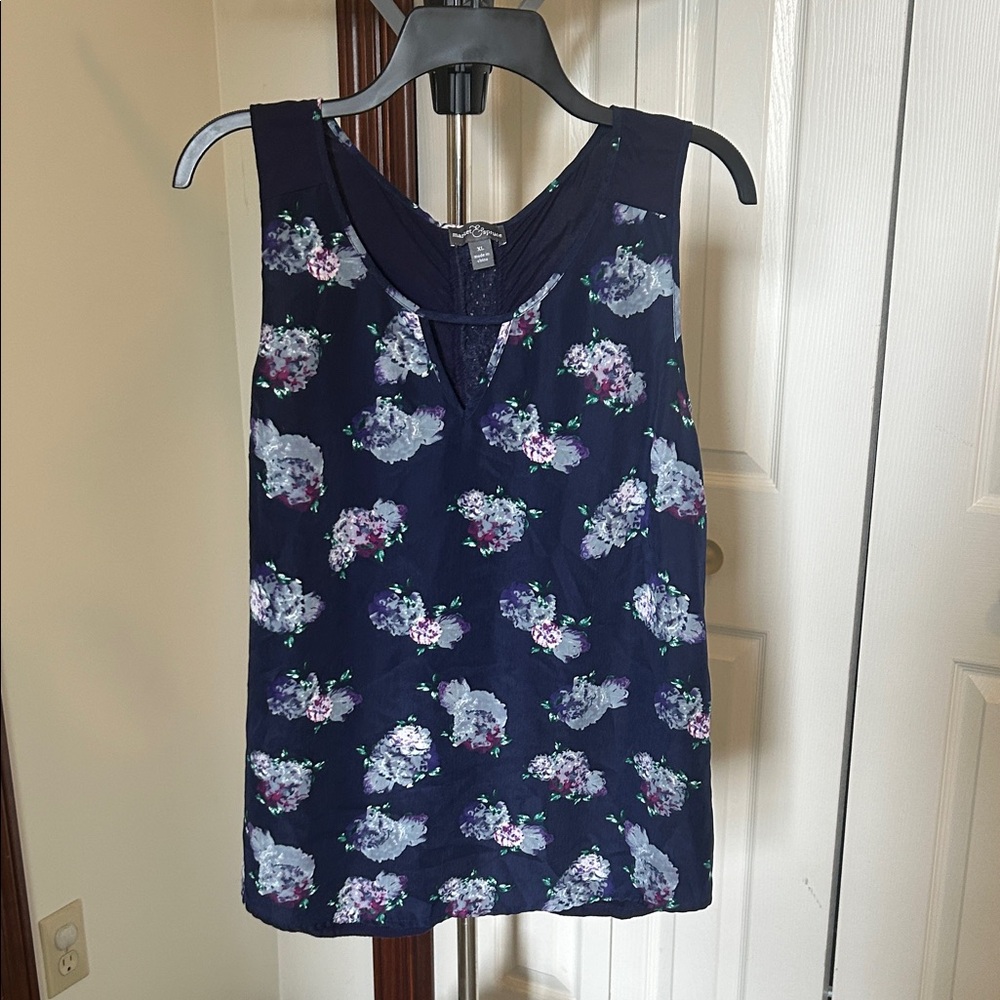 Market & Spruce Navy Floral Tank Top